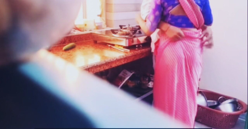 Teensex: Sorpresa de cocina para india caliente.