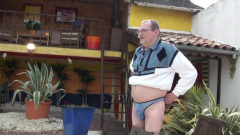 Crunch Boy: Perverzní kamarád Pomoc při gay porno natáčení s Twinks