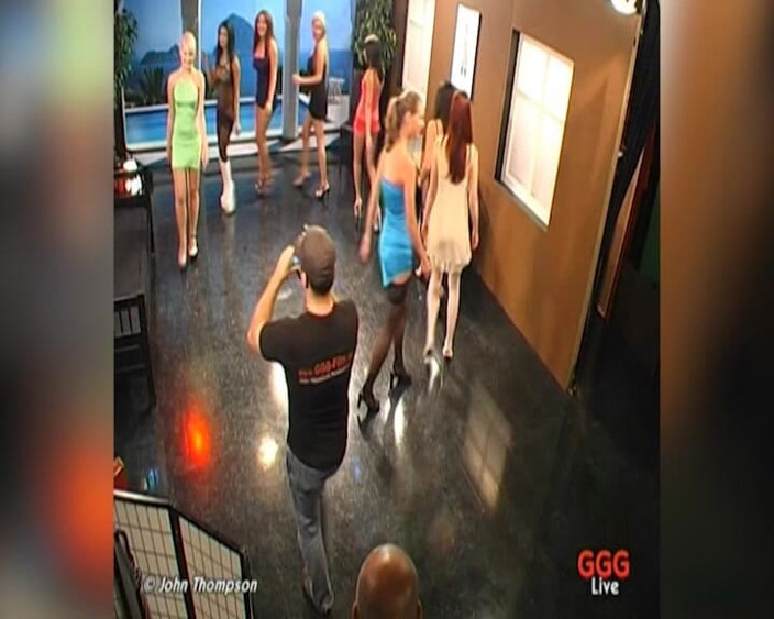 Casting GIRLS AND FIRST PORNO: Loira Puta Recebe Gangbang E Encharcado De Porra
