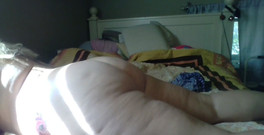 Lily Bay: ¡El sol siempre sale en mi culo gordo! Buenos días