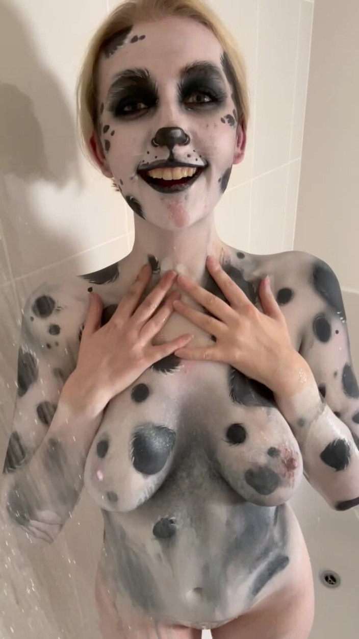 Em Yang: Dalmatian Bodypaint Shower Play