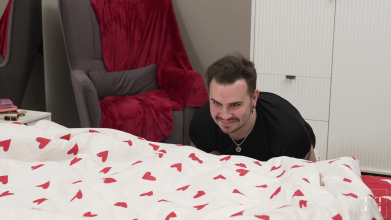 Jadilica: Seeing a Guy in Bed Is Unexpected, but Pleasant