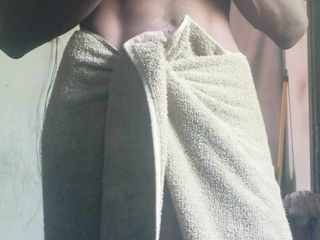Gimhanboy: Avant de me raser le cul et de me faire...