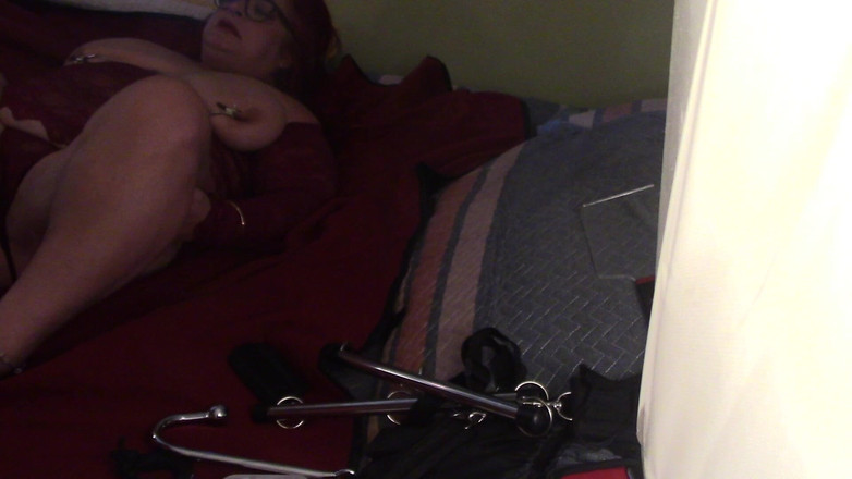 Liz Heat: Шлюхайф на дряных каблуках трахается с большим черным членом