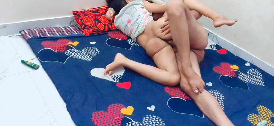 Anuragpriya: देसी भारतीय कामुक लड़की देवर के साथ चुदाई कर रही है