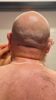 Calvo appena rasato e culto