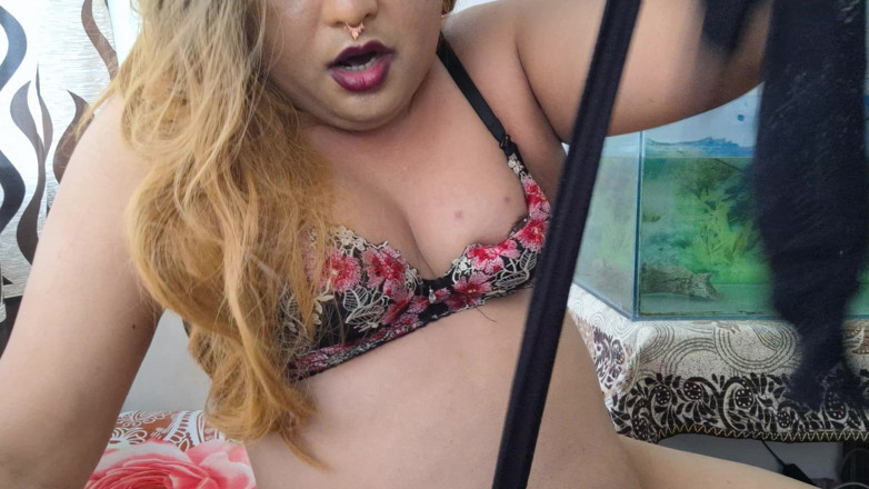 Indiansissychubby: Schöne Blonde Indiansissychubby
