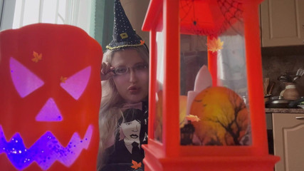 FinDom Goaldigger: Pout для вашої богині asmr, перетворення губ, знахідка фемінізації