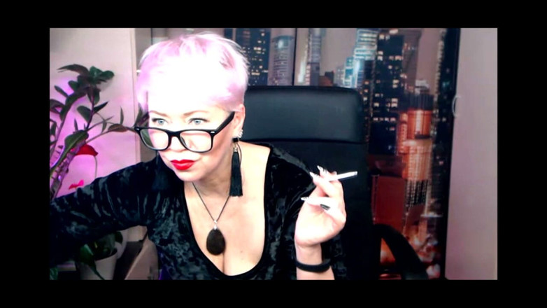 AimeeParadise: Nádherná zralá vdaná děvka Aimee Hot MILF pro tebe tančí...