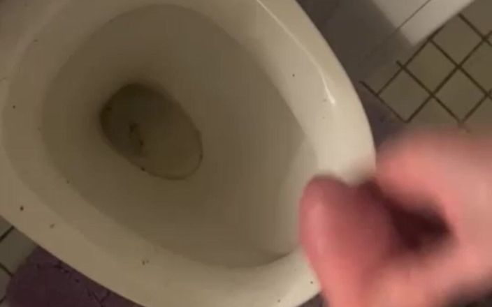 frederiksexiiii: Jerking off in the Bathroom