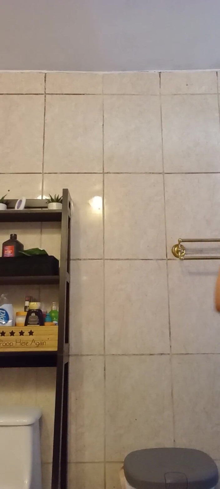 Chubbytits16: Kenapa nggak ada pria yang pengen nyepong toket besarku