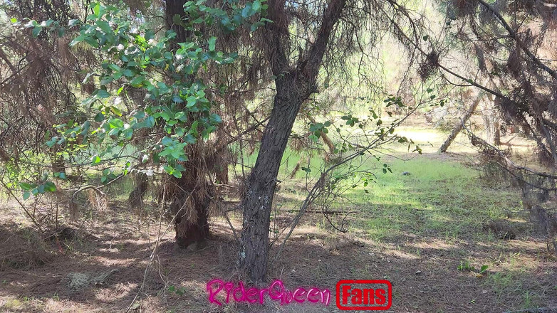 Riderqueen BBW Step Mom Latina Ebony: Riderqueen 独自一人，户外，粉丝视频