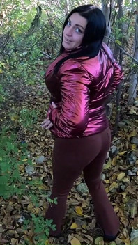 Glänzende fetisch-MILF-zusammenstellung. Downjackets, cameltoe, rauchen, anal und grobes spermaspiel
