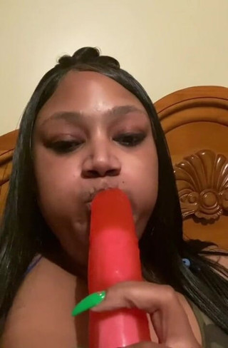 Misskelly80: Honey covered titties