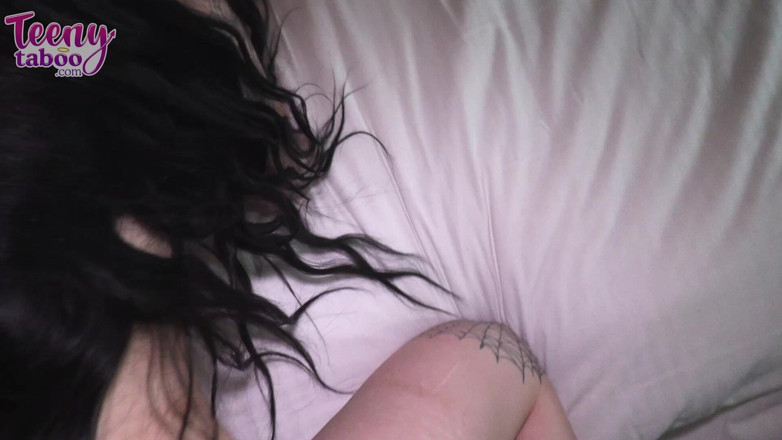 Teenytaboo: Lily verkäuferin anal