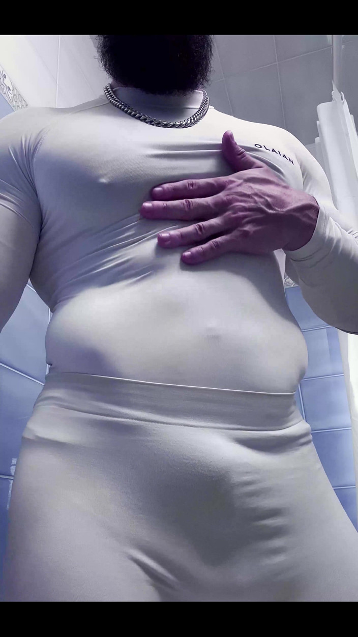 Mister Stone: Ви можете побачити ці божевільні лінії через тонку тканину