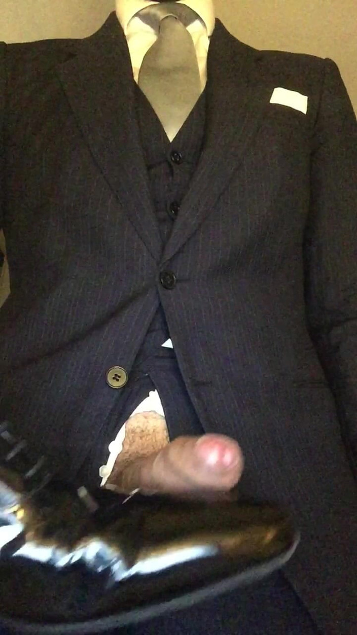 Master Shiny Shoes: Prezes ostrzy się