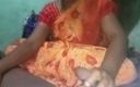 Priyanka priya: Desi ciocia ręczna robota w gorącym pokoju