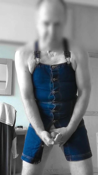 Bellhead: One minute pinafore fun