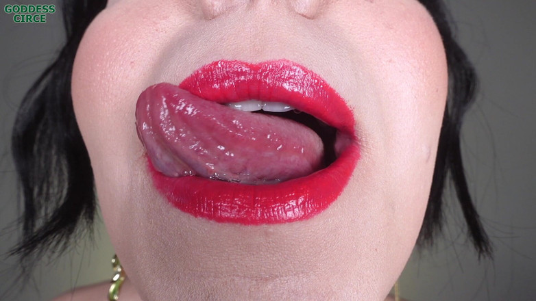 Goddess Circe: Krásná dívka kouří doutník - ošklivá, ale sexy rtěnka