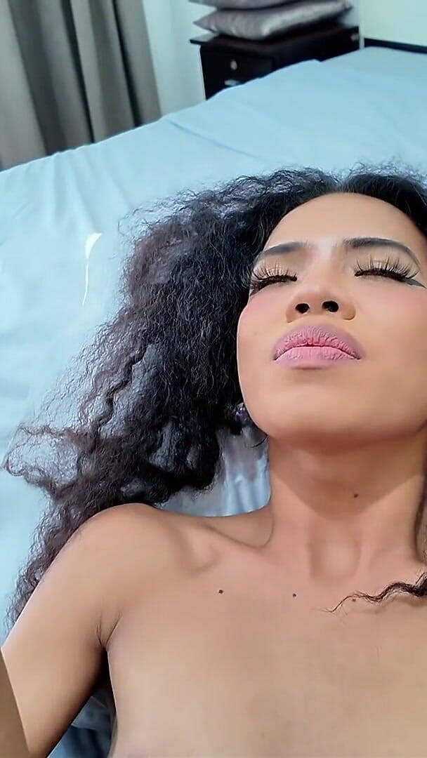 TransFindHer: Arita - African/asian Petite Spinner Controlled in Bedroom