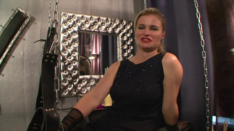 Absolute BDSM films - The original: La donna presenta donna