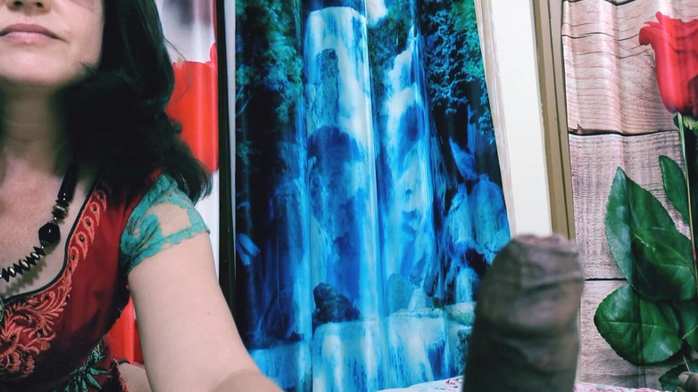 Bolly Karma: Se supune unei pule negre mari