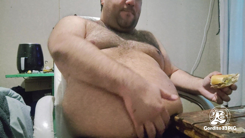 Gordito33PIG: หมูอ้วนโลภไม่หยุดกินและช่วยตัวเอง