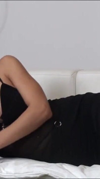 Welcher von euch ist bereit, Sofia Cuccis arsch zu ficken?