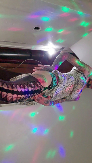 JennieLynn: Čas na hraní na glory hole