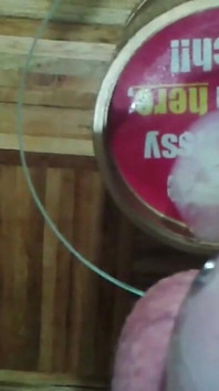 貞操帯の弱虫は彼女の前立腺を搾り出し、精液を集めます