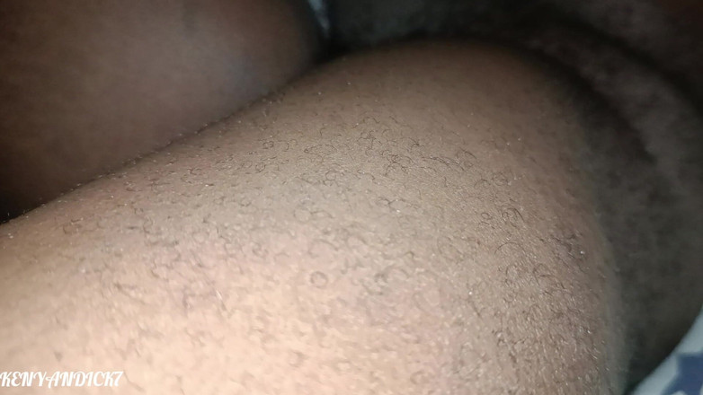 Kenyan Dick7: 情侣自拍色情片骑乘并射在我的鸡巴上