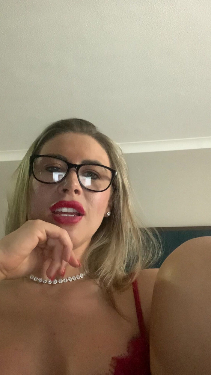 CALLIE ROKS: Пояс целомудрия моей рабыни, поклонение ступням