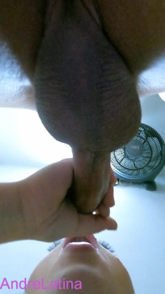 Gatita latina: Er Kommt in Ihren Mund