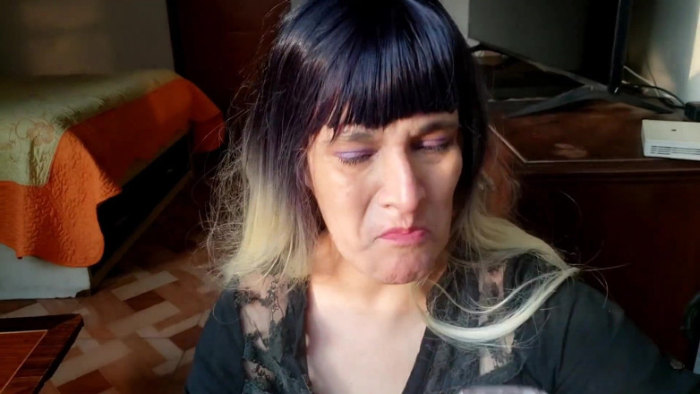 Agnes Swallow: Înghițire dublă