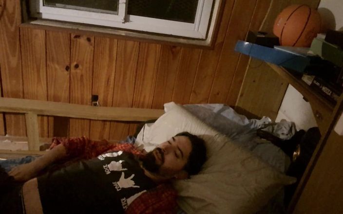 Babyluna939: Stěhuje se do prázdného domu a skončí v divočině s...