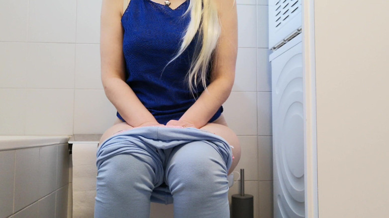 RavenBigAss: Raven Pee in the Bathroom in the Morning