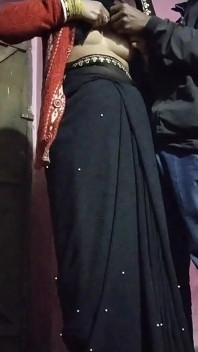 Desi Chudai, Angkat Saree Dan Membuatkan Ghore berdiri dan menghisap zakar di dalam mulut, Hindi