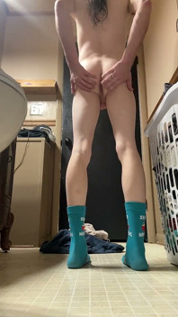 Trans pet si hraje a škádlí
