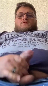 Orso fuma e sega