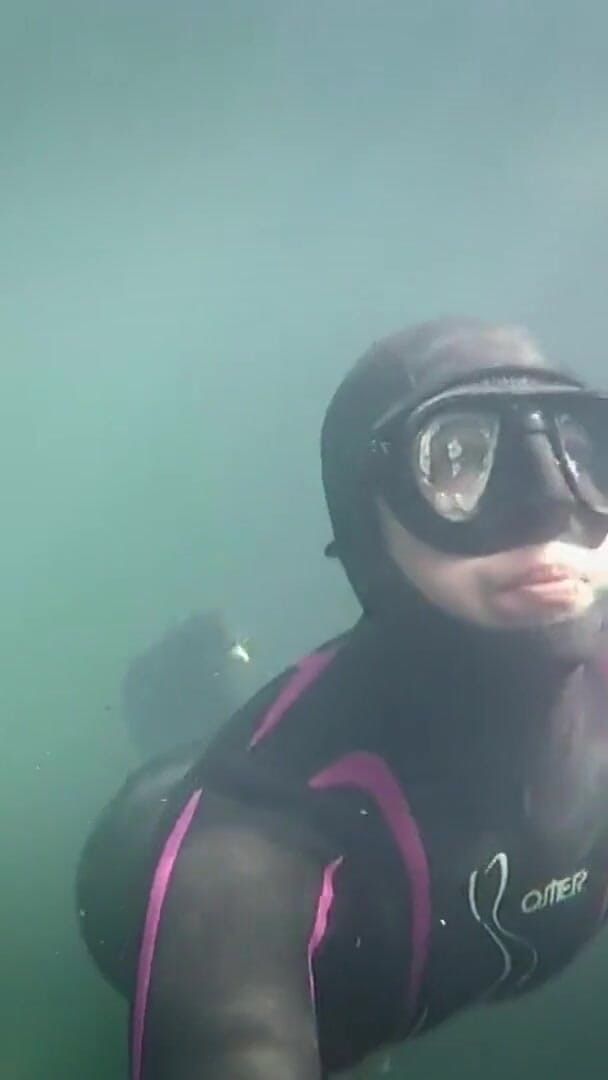 Diving in My Shiny Two-piece Wetsuit (UKCuteGirl) Diving in My Shiny Two-piece Wetsuit (UKCuteGirl)
