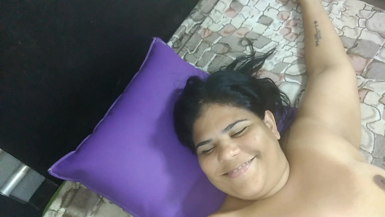 Adribella69: Îmi fut mama vitregă care este foarte bogată și sexy, o...