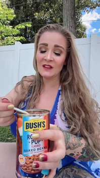 Vermelho, branco e cheio de arrependimento de foodie