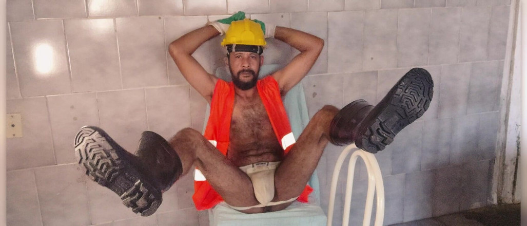 Stink HairyMale: Vlastní masáž, Chodidlo, Chlupaté tělo