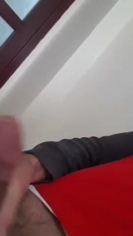 Horny Inn: Tati turc se masturbează