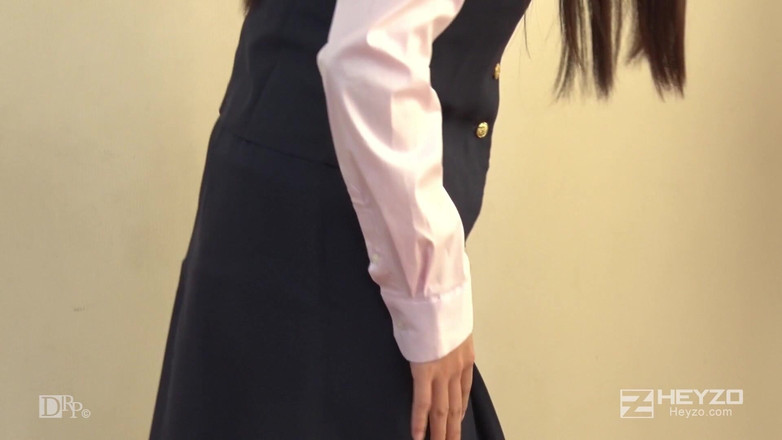 Heyzo: Hermosas piernas de Sumire - Sumire