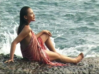 Asian Cuntz: Bonita asiática posa em seu vestido de sol