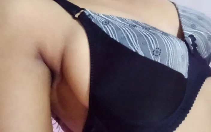 TEENADESI: Indian Desi Girl Amazing Bra and Sexy Boobs