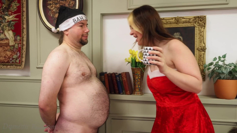 Domestic femdom: Meludah di bawah mistletoe