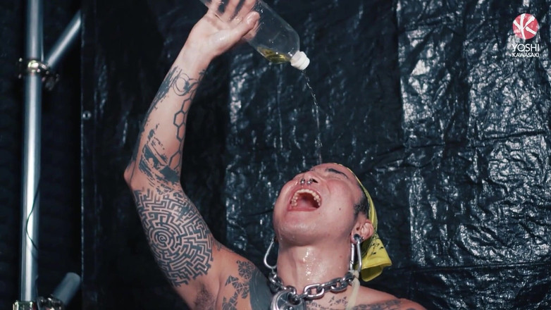 Yoshi Kawasaki XXX: Yoshi Kawasaki pragnie gorącego płynu do ciała